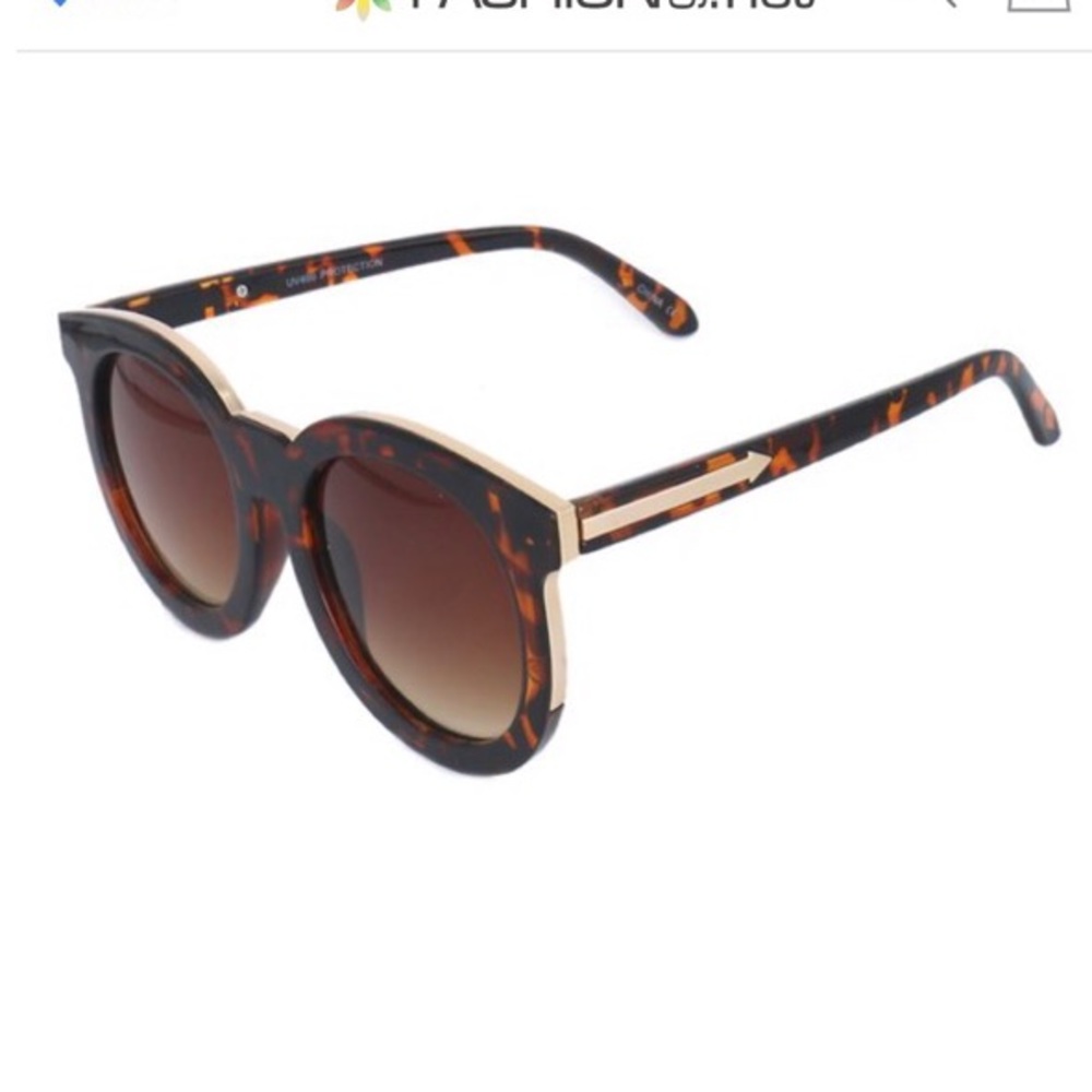 ✨LAST ONE ✨Fabulous trendy peepers sunglasses - Picture 2 of 6